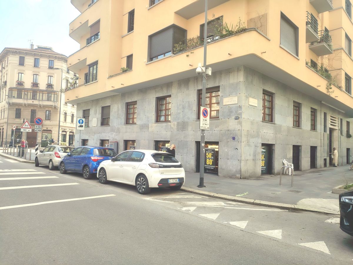 3 Negozio Piazzale Lavater Milano (Vendita mura)
