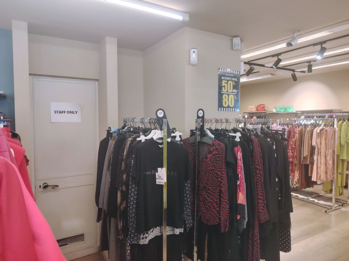 8 Negozio Piazzale Lavater Milano (Vendita mura)