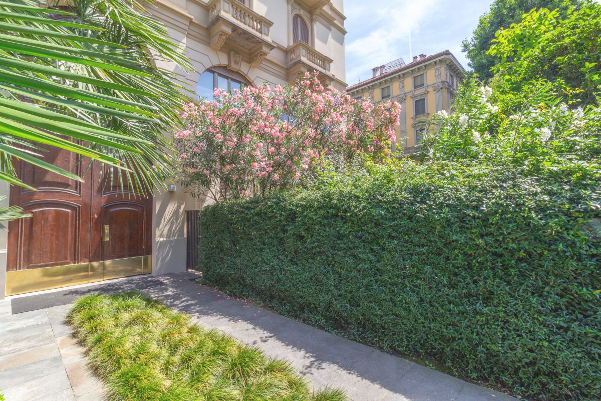 35 Esclusivo trilocale di prestigio – Milano – P.ta Venezia